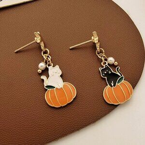 Charming Cat Pumpkin Earrings